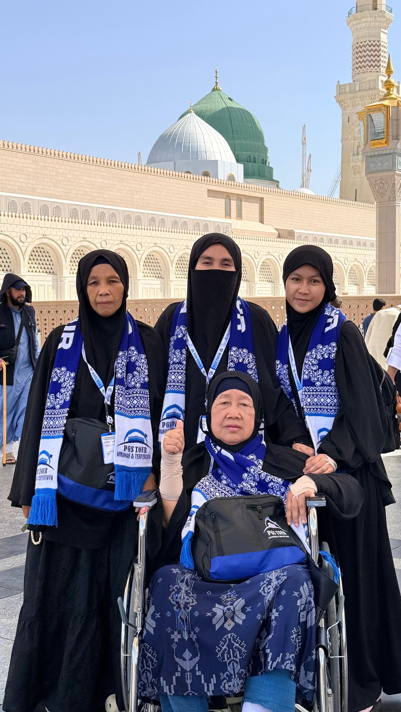 Pelayanan Kursi Roda Jamaah Sepuh