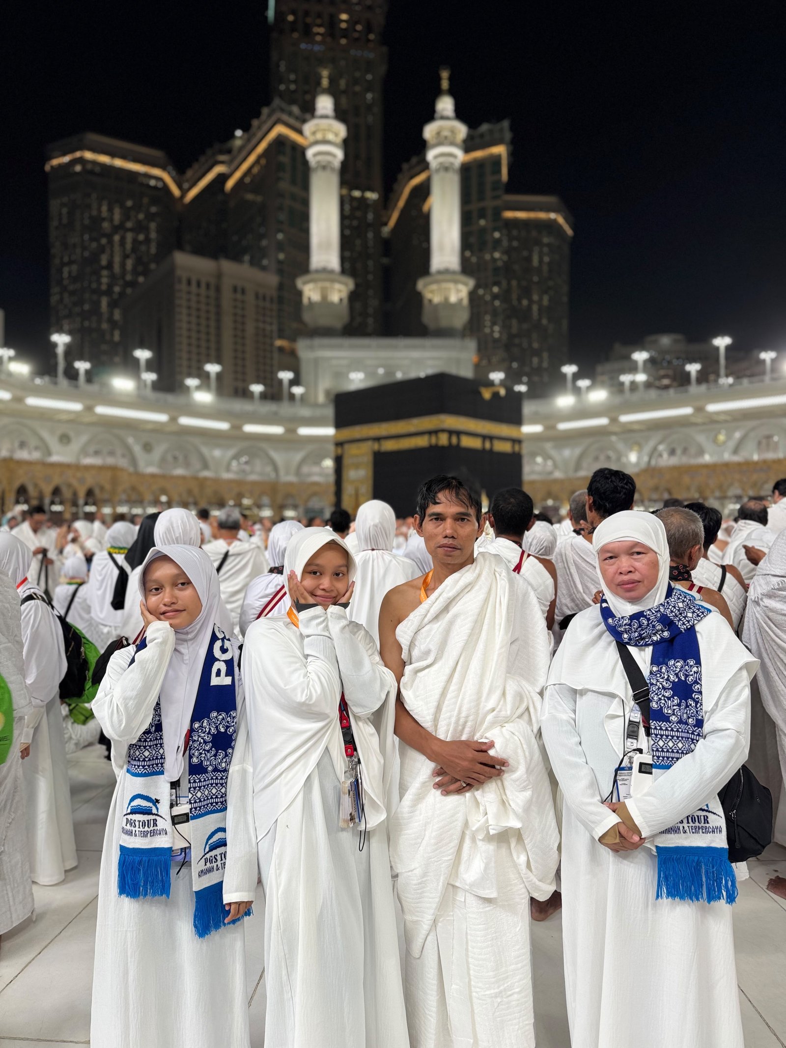 Senyum Bahagia di Malam Penuh Berkah